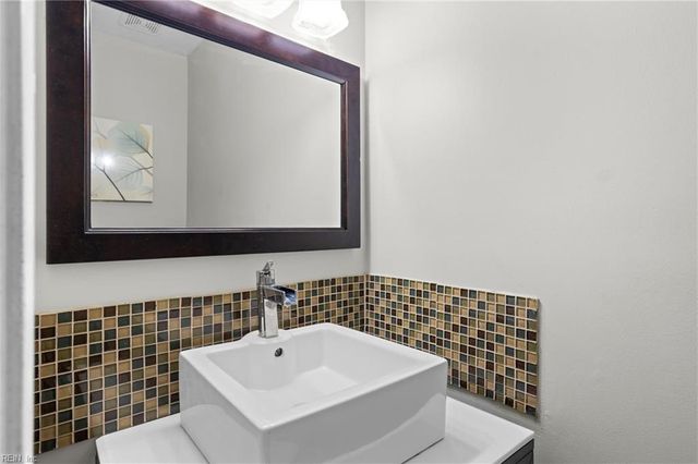 1243 Damyien ARCH, Chesapeake, VA 23320