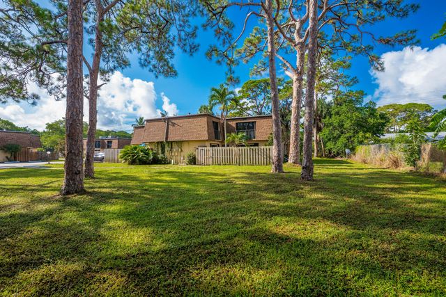 471 Kirk Road D, West Palm Beach, FL 33406