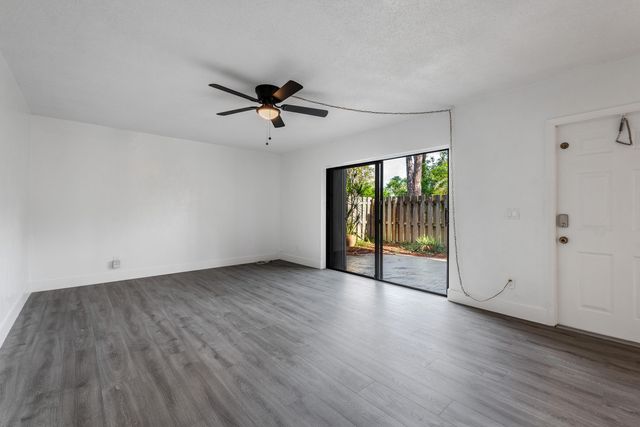 471 Kirk Road D, West Palm Beach, FL 33406