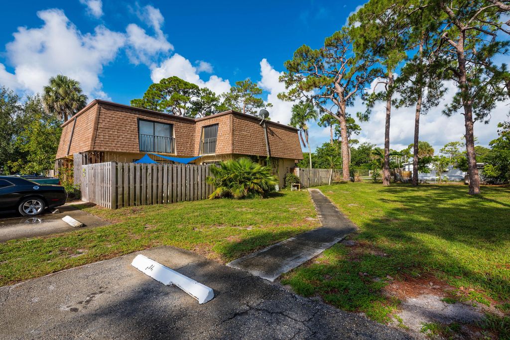 471 Kirk Road D, West Palm Beach, FL 33406