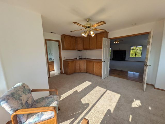 1364 Sun Tree Dr, Roseville, CA 95661