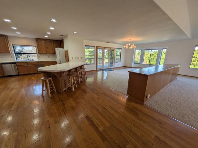 1364 Sun Tree Dr, Roseville, CA 95661