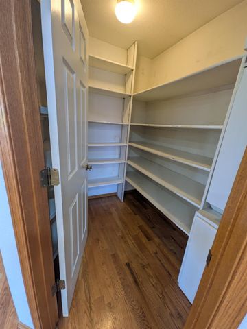 1364 Sun Tree Dr, Roseville, CA 95661