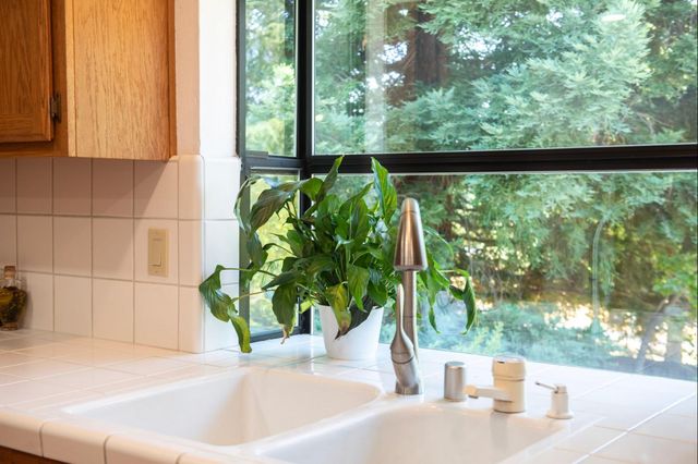 1364 Sun Tree Dr, Roseville, CA 95661