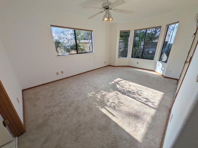 1364 Sun Tree Dr, Roseville, CA 95661