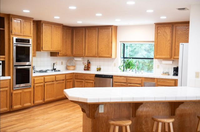 1364 Sun Tree Dr, Roseville, CA 95661