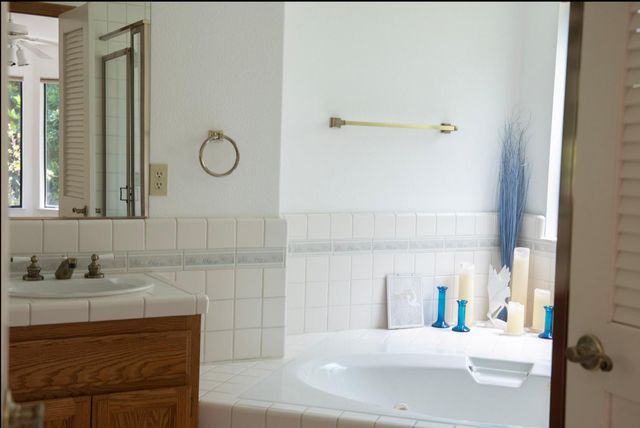 1364 Sun Tree Dr, Roseville, CA 95661