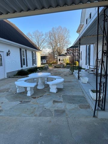 618 Main St, N, Carthage, TN 37030