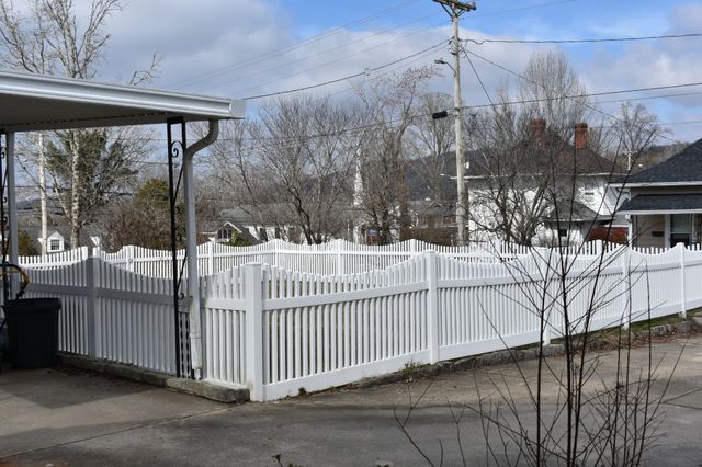 618 Main St, N, Carthage, TN 37030