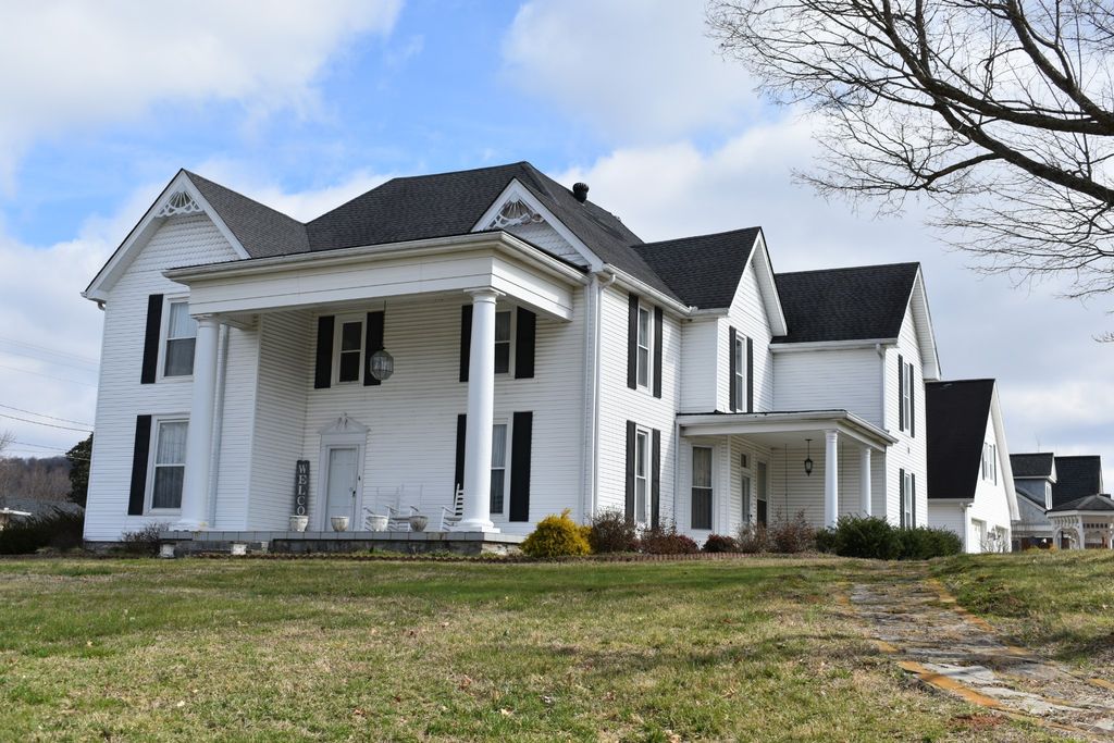 618 Main St, N, Carthage, TN 37030