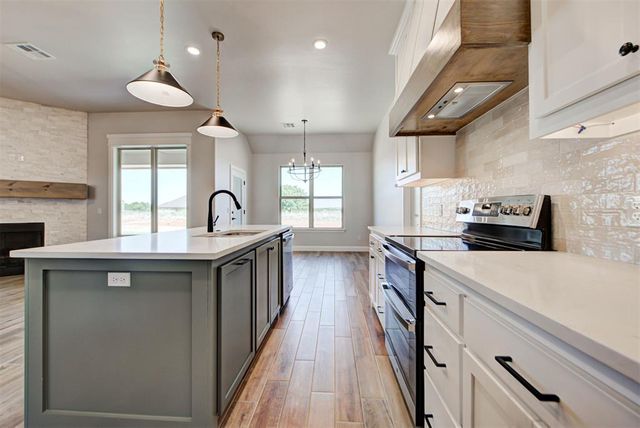 2312 Lions Pride Way, Blanchard, OK 73010