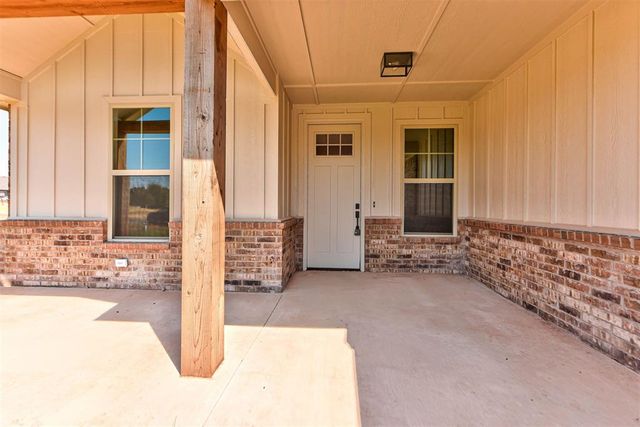 2312 Lions Pride Way, Blanchard, OK 73010