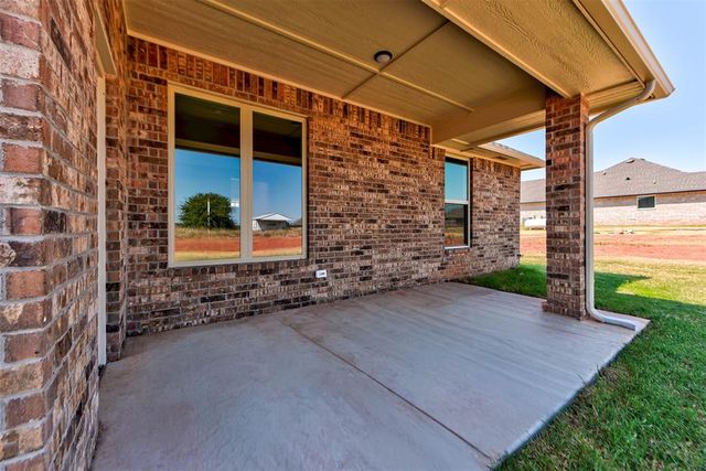 2312 Lions Pride Way, Blanchard, OK 73010