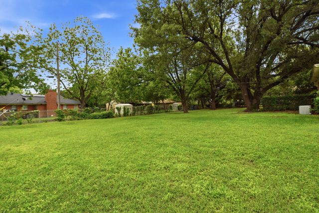2266 Sutter Street, Dallas, TX 75216