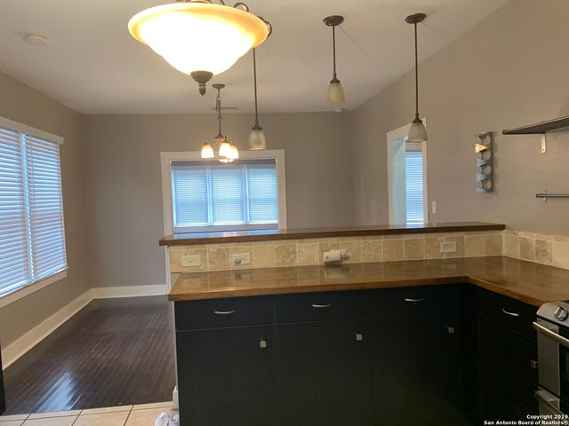 1446 W Kings Hwy, San Antonio, TX 78201