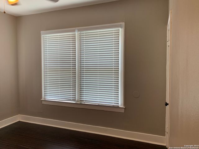 1446 W Kings Hwy, San Antonio, TX 78201