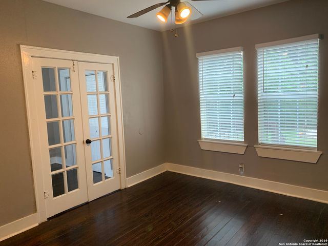 1446 W Kings Hwy, San Antonio, TX 78201