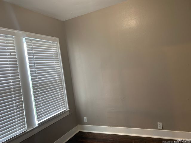 1446 W Kings Hwy, San Antonio, TX 78201