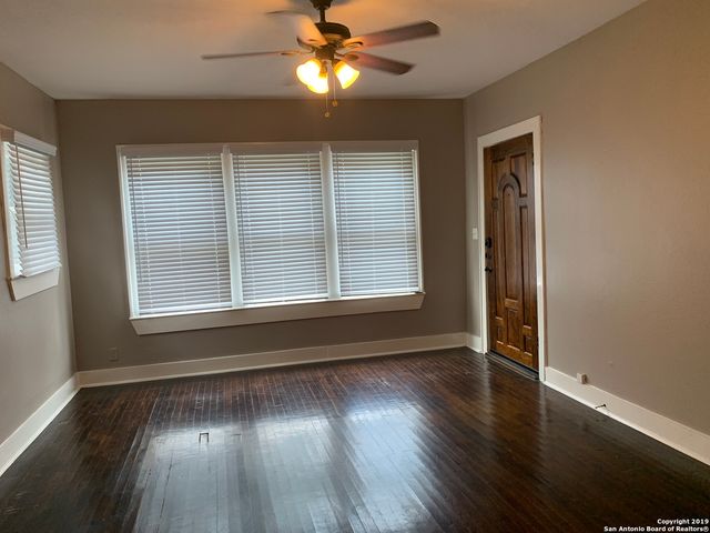 1446 W Kings Hwy, San Antonio, TX 78201