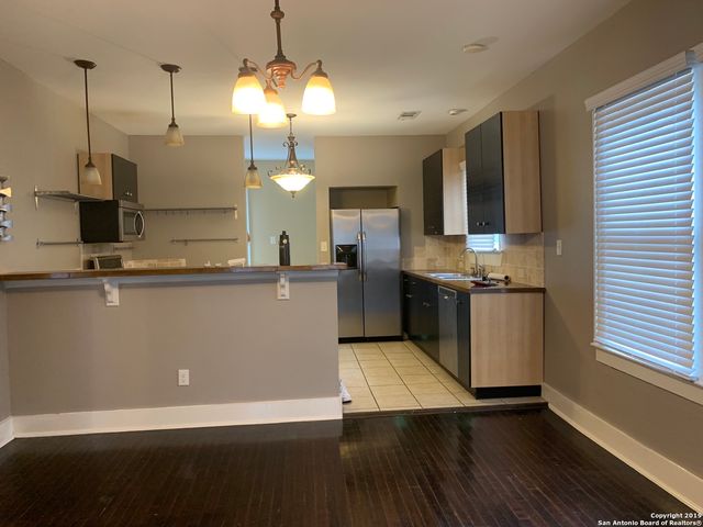 1446 W Kings Hwy, San Antonio, TX 78201