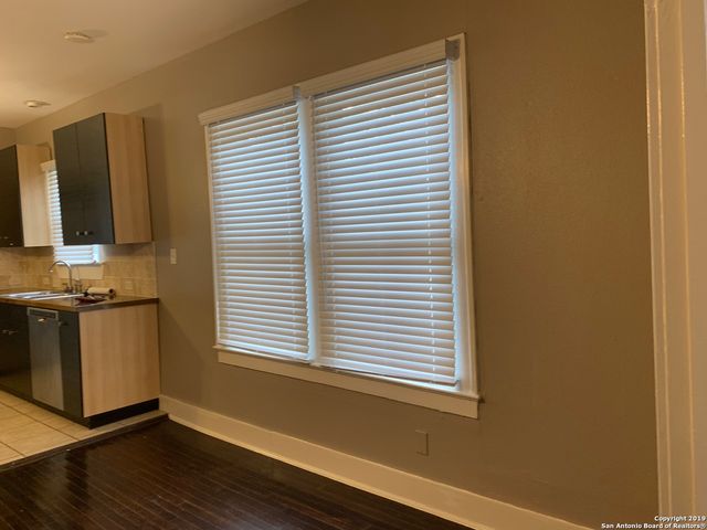 1446 W Kings Hwy, San Antonio, TX 78201