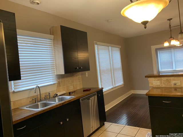 1446 W Kings Hwy, San Antonio, TX 78201