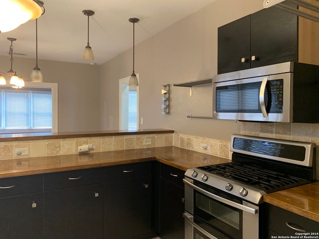 1446 W Kings Hwy, San Antonio, TX 78201