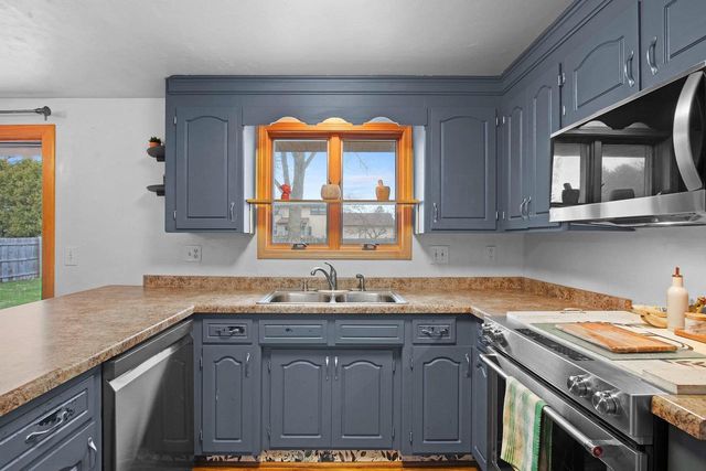 1156 SHARIE LANE, Green Bay, WI 54304