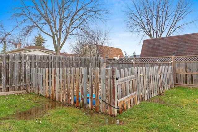 1156 SHARIE LANE, Green Bay, WI 54304