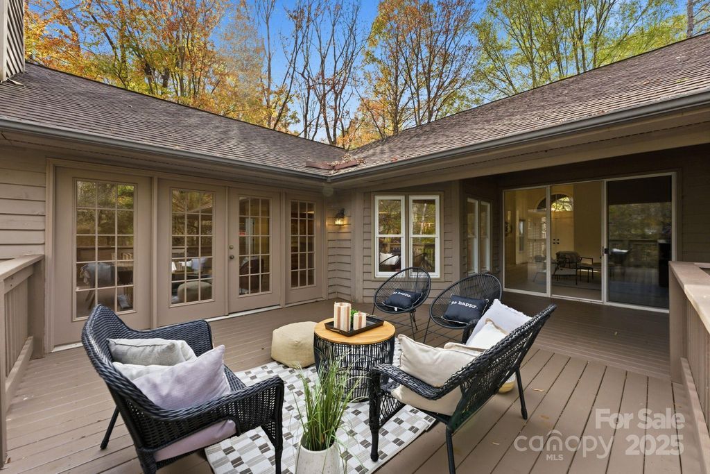 927 Longfield Circle, Charlotte, NC 28270