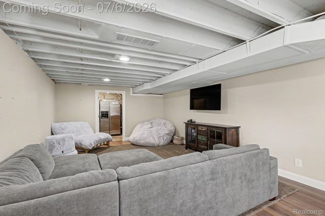 7560 Gannon Court, Shelby Charter Township, MI 48317