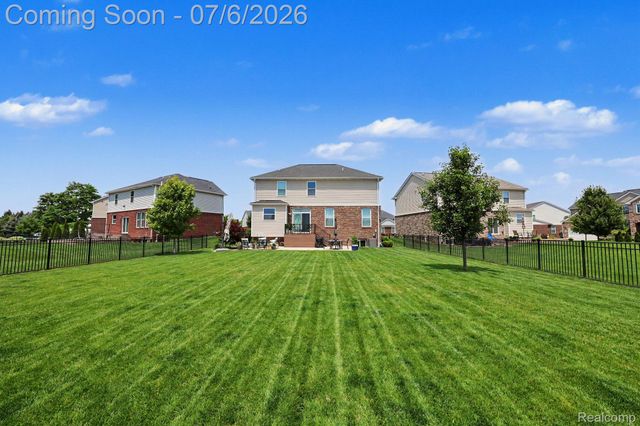 7560 Gannon Court, Shelby Charter Township, MI 48317