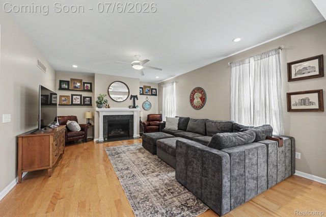 7560 Gannon Court, Shelby Charter Township, MI 48317