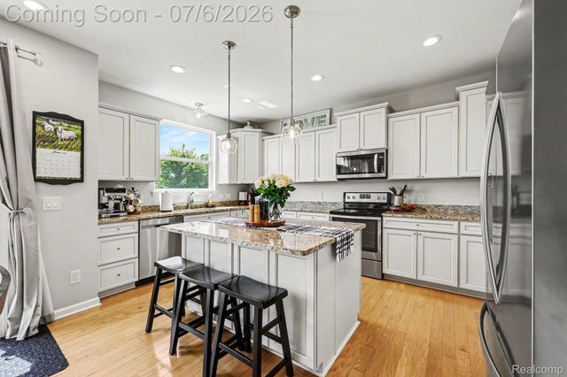 7560 Gannon Court, Shelby Charter Township, MI 48317