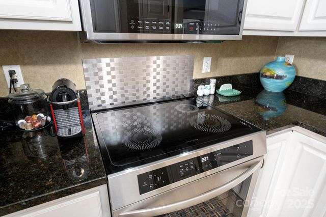 207 Farm Creek Drive E, Asheville, NC 28806