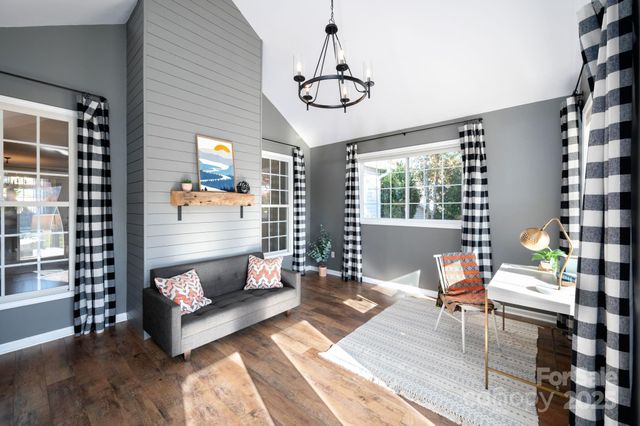 207 Farm Creek Drive E, Asheville, NC 28806