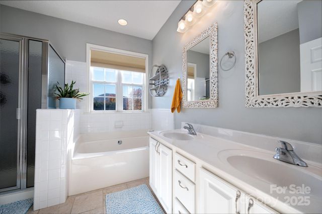 207 Farm Creek Drive E, Asheville, NC 28806