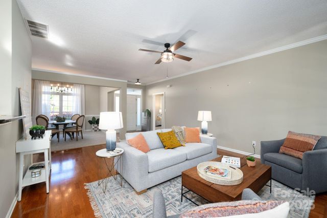 207 Farm Creek Drive E, Asheville, NC 28806