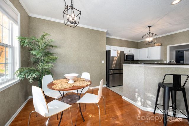 207 Farm Creek Drive E, Asheville, NC 28806