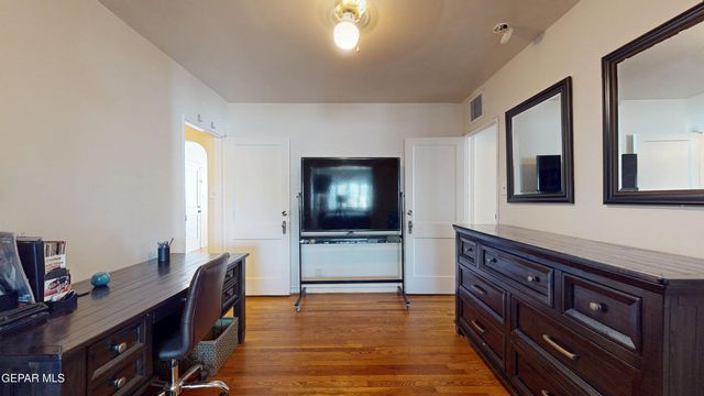 717 KERN Drive, El Paso, TX 79902