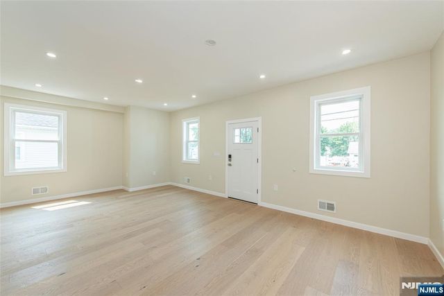 58 Van Duyne Avenue, Wayne, NJ 07470