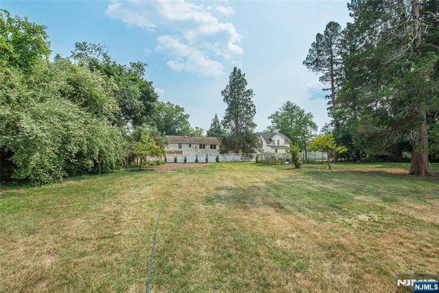 58 Van Duyne Avenue, Wayne, NJ 07470