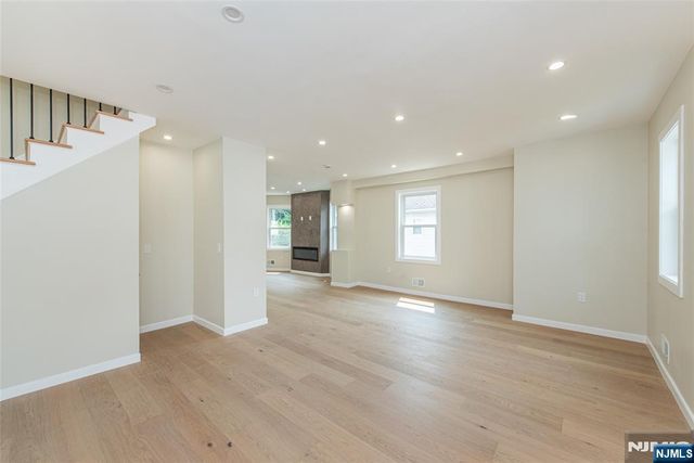 58 Van Duyne Avenue, Wayne, NJ 07470