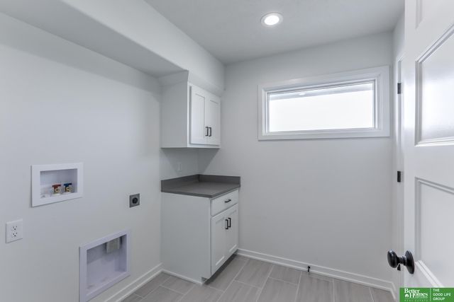 21120 Arlington Street, Elkhorn, NE 68022