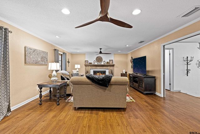705 Slaydon St, Henderson, TX 75654