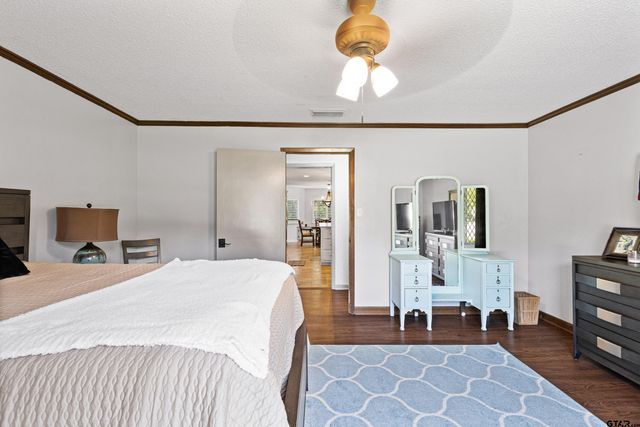 705 Slaydon St, Henderson, TX 75654