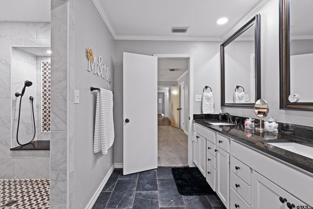 705 Slaydon St, Henderson, TX 75654