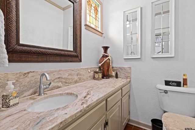 705 Slaydon St, Henderson, TX 75654