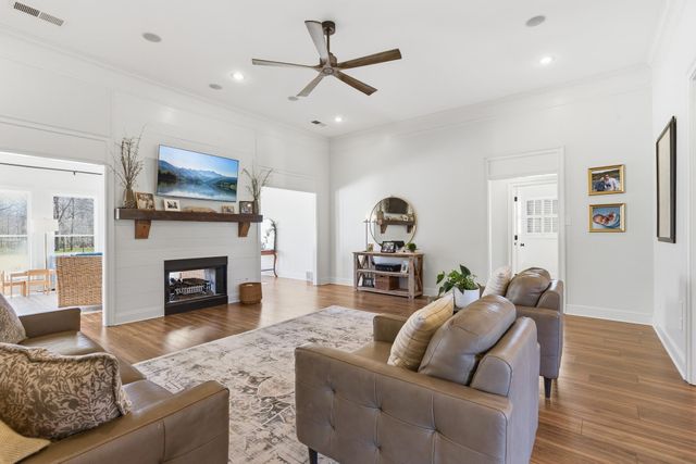 50 HICKORY LAKE DR, Eads, TN 38028