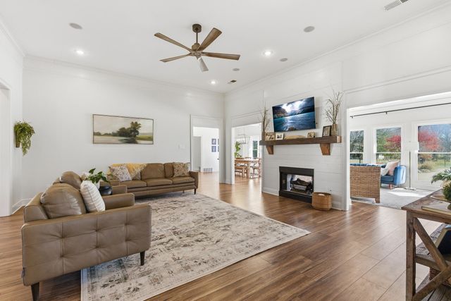 50 HICKORY LAKE DR, Eads, TN 38028